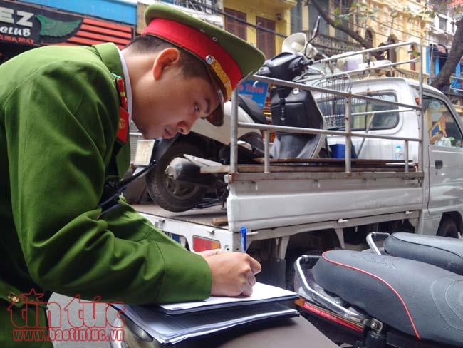 Hà Nội đồng loạt ra quân lập lại trật tự vỉa hè ảnh 8